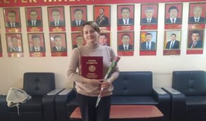 Подробнее о статье Преподаватель истории из Токмока удостоена почетной грамоты мэрии